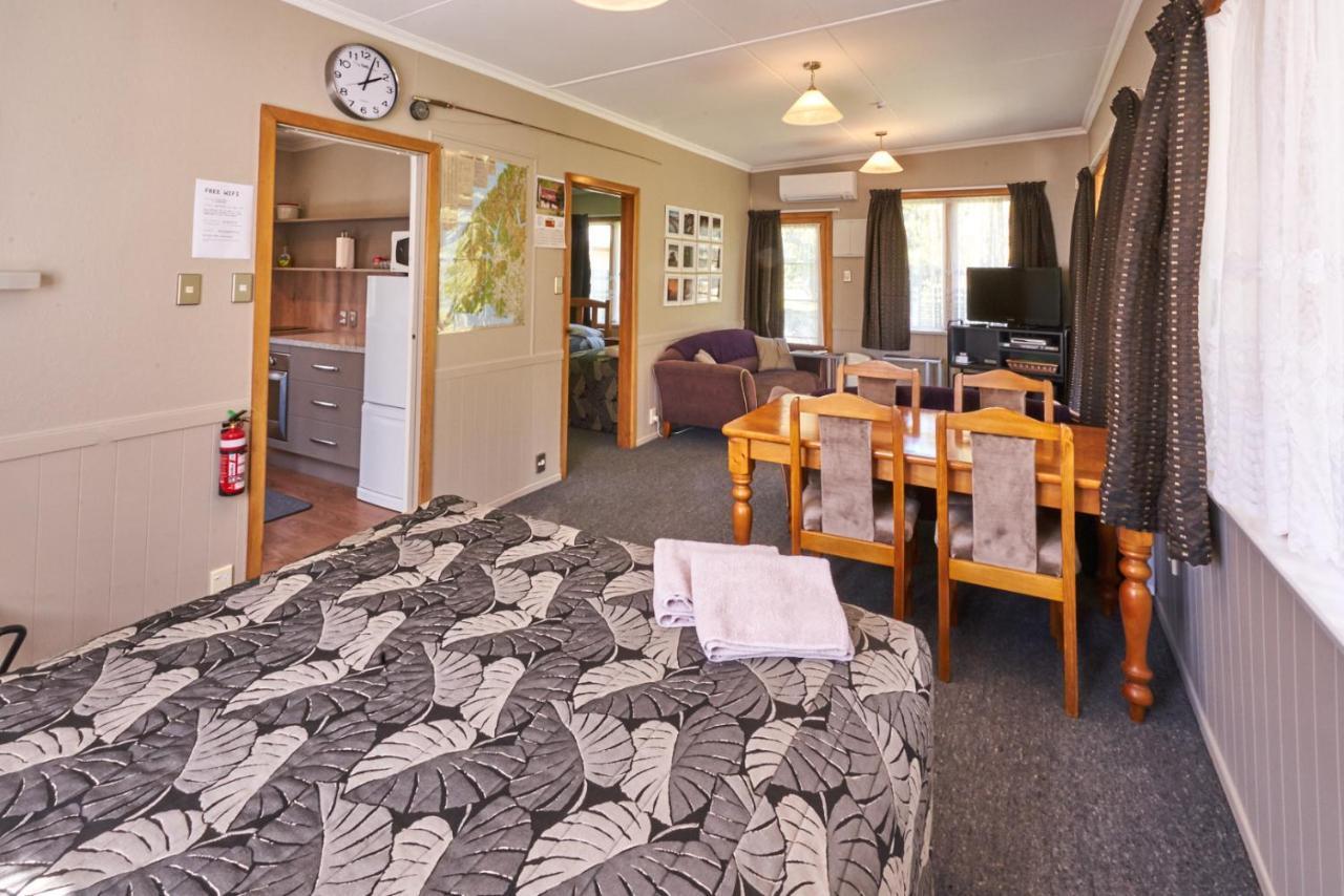 Accommodation Fiordland The Bach - One Bedroom Cottage At 226B Milford Road Te Anau Luaran gambar